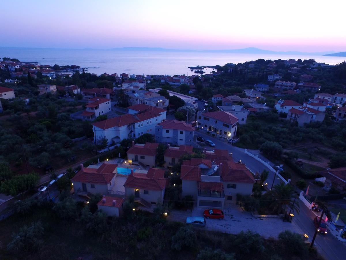 Finikes Apartments Stoúpa Exterior foto